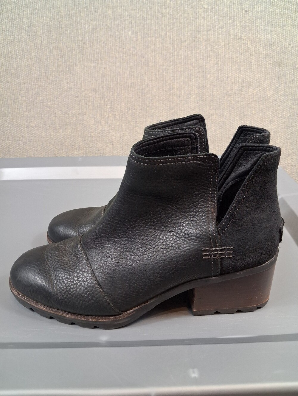SOREL Cate Cut-Out Ankle Booties Boots Size 9.5 Black Leather Suede Waterproof - Picture 4 of 9